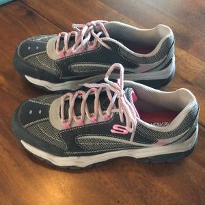 Skechers Slip Resistant Memory Foam Shoes 8.5